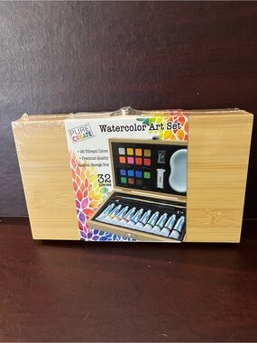 Watercolor Art Set in Natural Wood